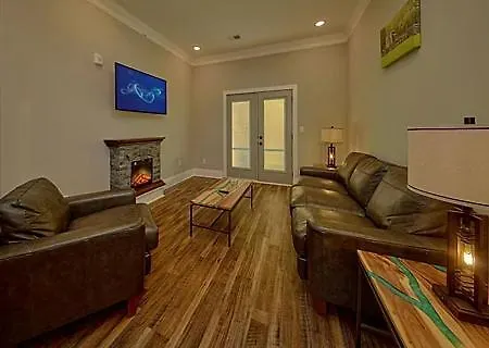 2Bd/#6 Town Place 1